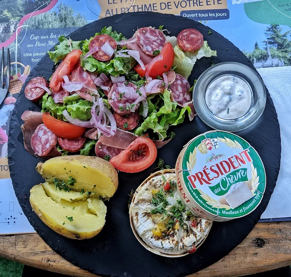 Camembert Au Chèvre Chaud